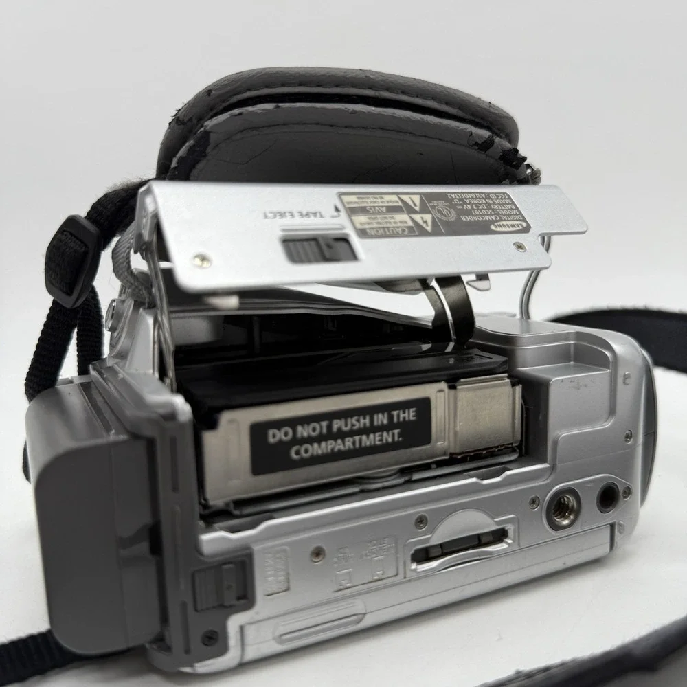 Samsung Mini-DV‎ Camcorder SCD107 20X Optical Zoom Video Recorder Untested Parts